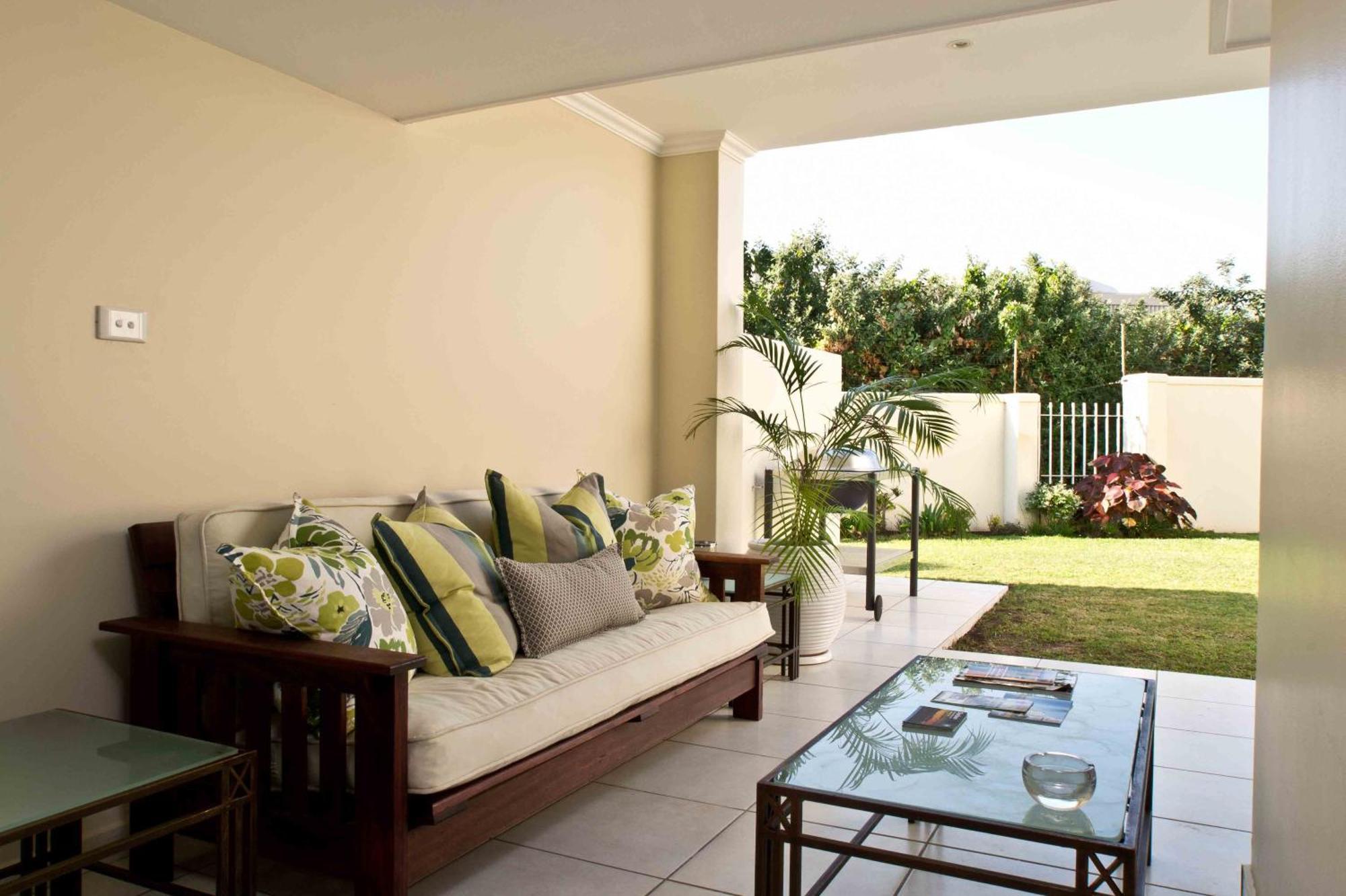 D3 Sea Lodge - By Stay In Umhlanga Дърбан Екстериор снимка