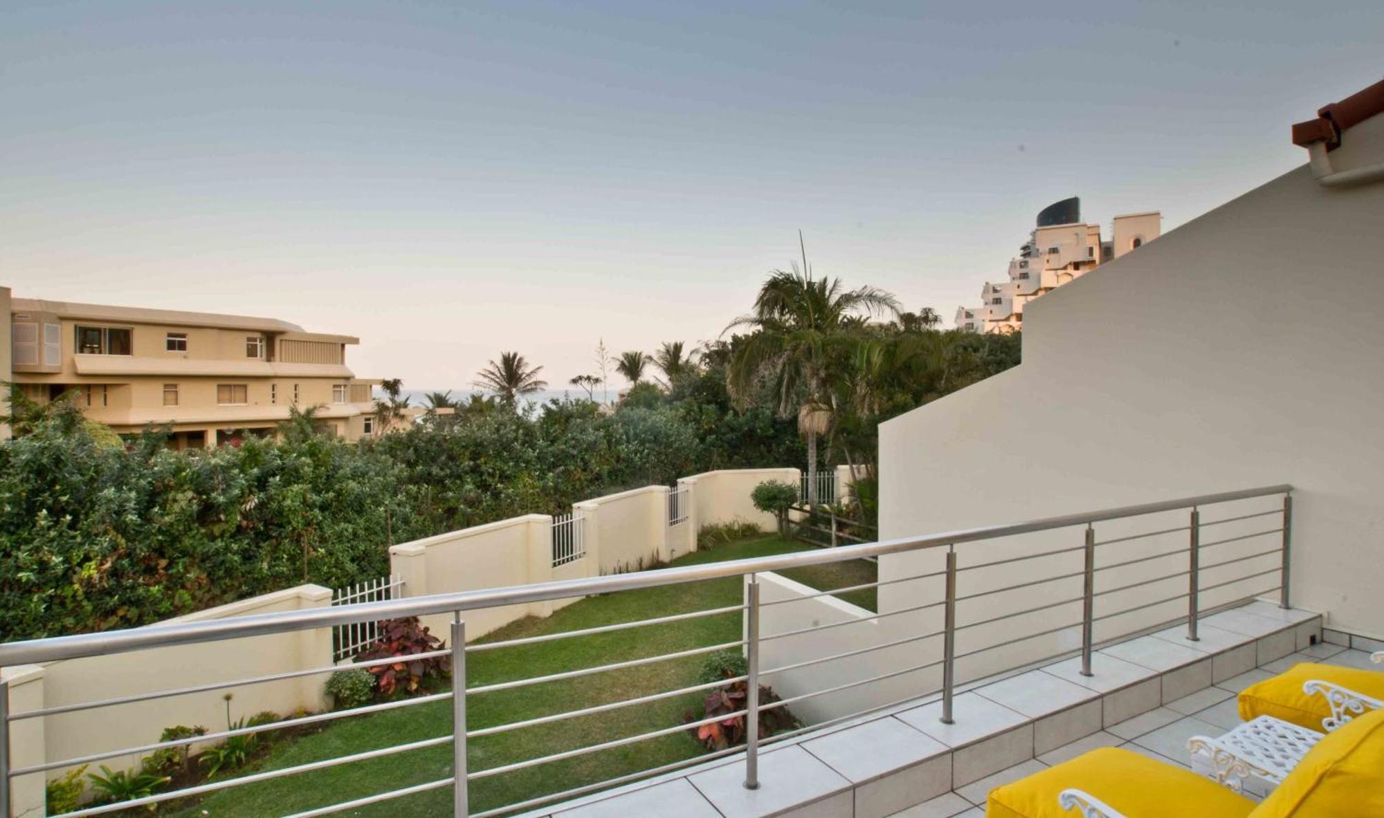 D3 Sea Lodge - By Stay In Umhlanga Дърбан Екстериор снимка