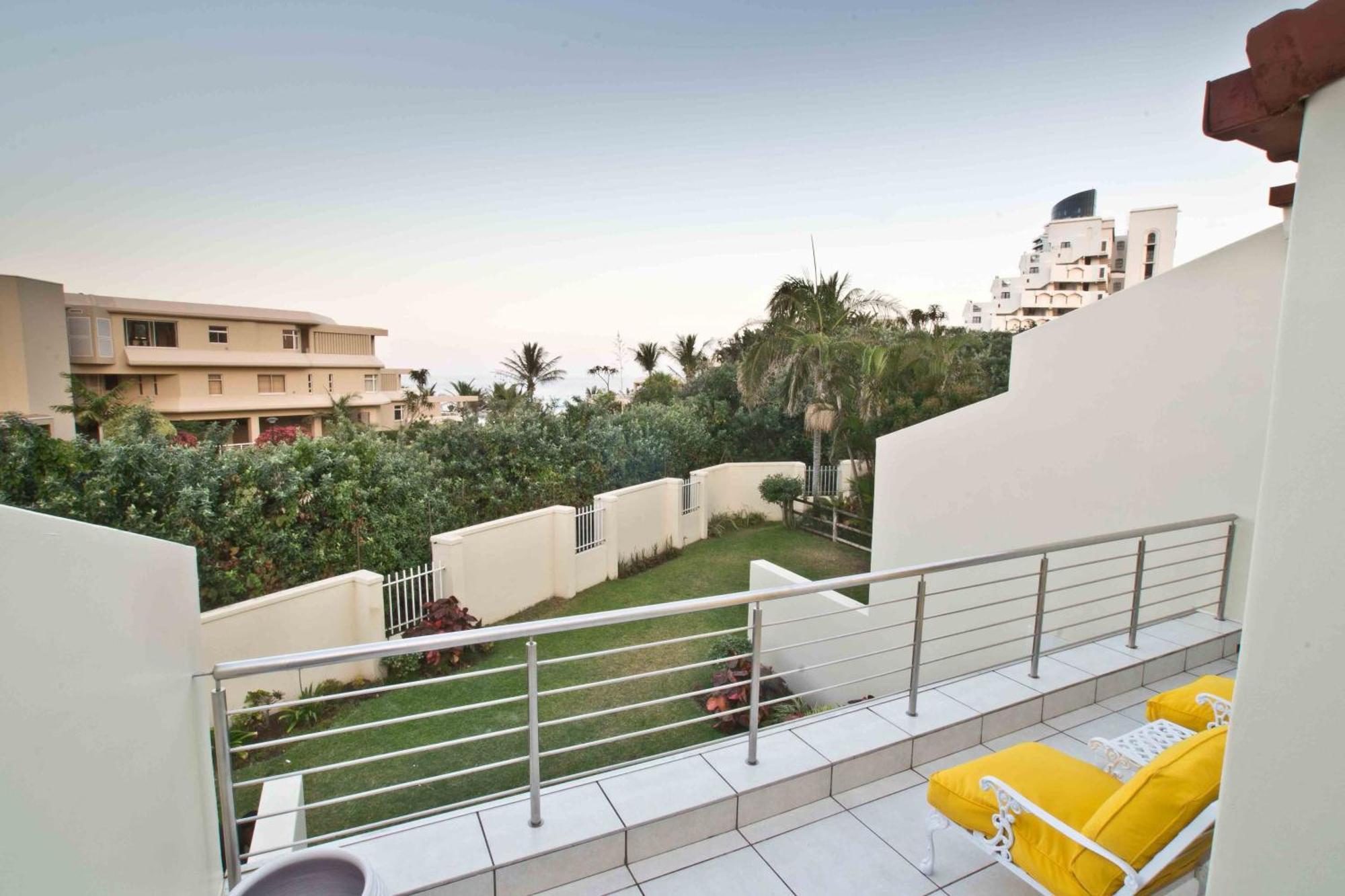 D3 Sea Lodge - By Stay In Umhlanga Дърбан Екстериор снимка