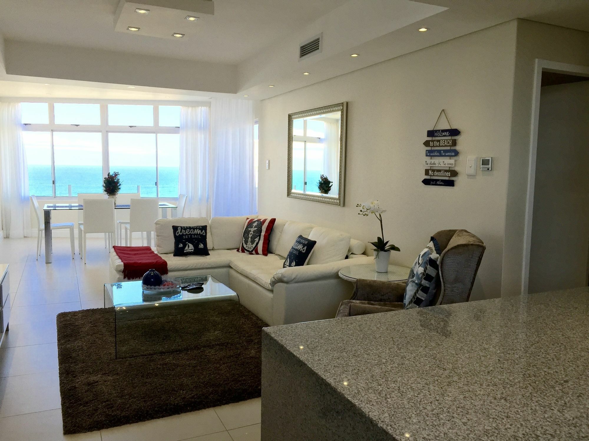 D3 Sea Lodge - By Stay In Umhlanga Дърбан Екстериор снимка